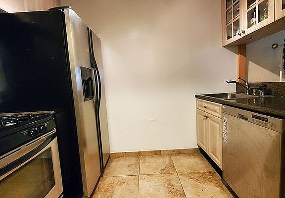 3rd image of 445 5th Ave #14G