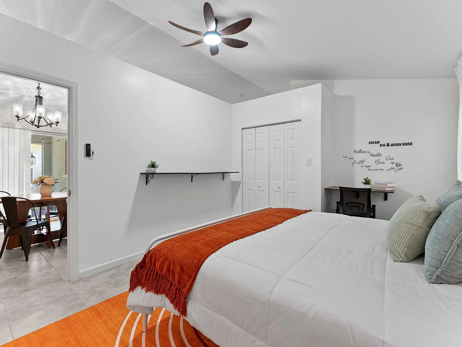 4 bed, 2.0 bath, 1964 sqft, $1,139 — Photo 1