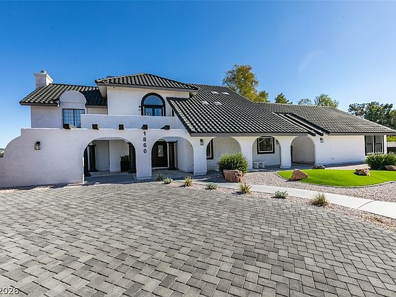 2nd image of 1860 Ski Slope Cir