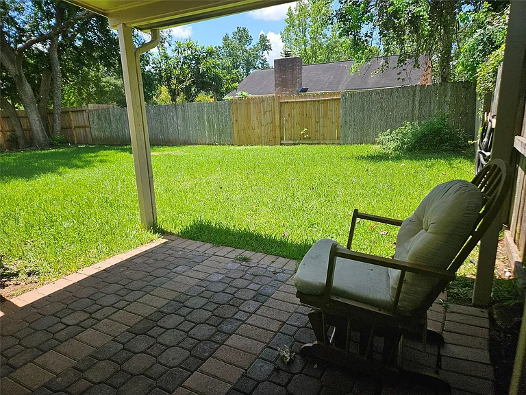 2822 Chimneystone Cir — Photo 18