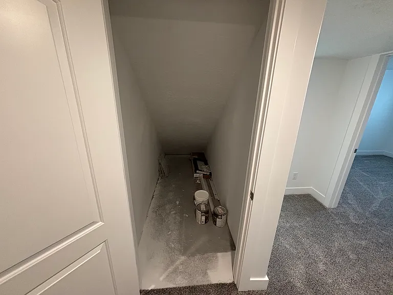 188 E Bruin Dr #BASEMENT — Photo 14
