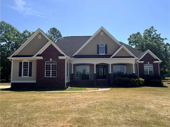 3686 Linden Rd, Linden, NC 28356