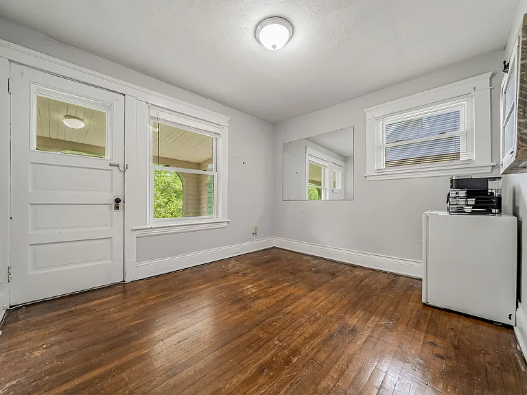 14520 Bayes Ave — Photo 11