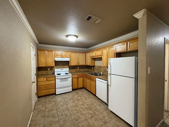 3rd image of 1108 Powder River Dr #B