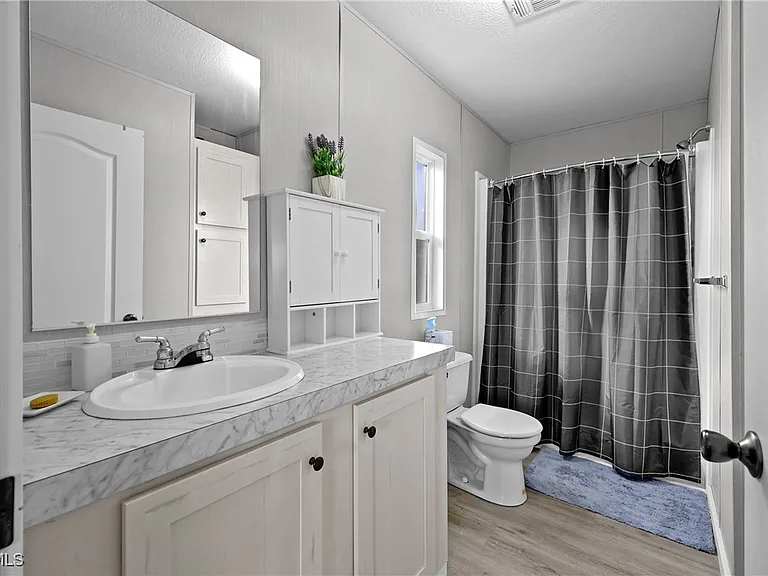 1747 Beverly Dr — Photo 23