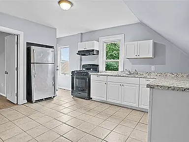 40-42 Norwich Ave #3 — Photo 3