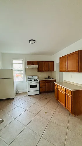 27 Piaget Ave #2 Photo 1 27 Piaget Ave #2 Photo 1