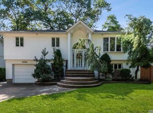 2290 Pine St, Merrick, NY 11566