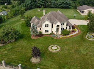 19924 Ridge Rd, North Royalton, OH 44133