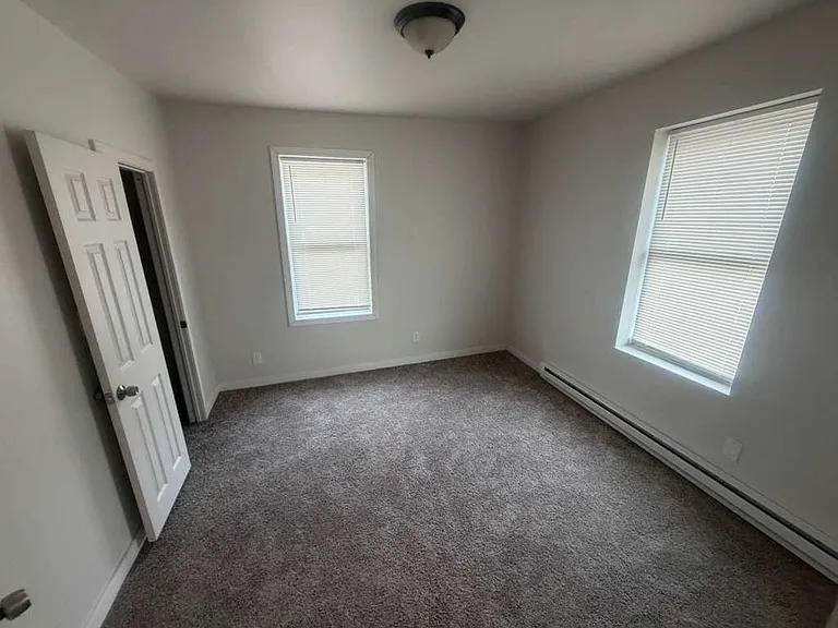10 Union St #3 — Photo 2