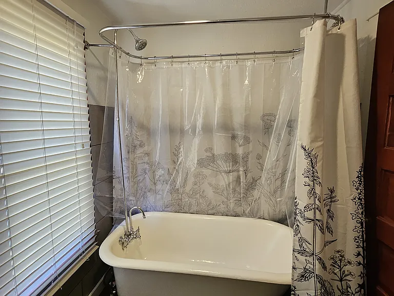719 SW 4th St #200 — Photo 4