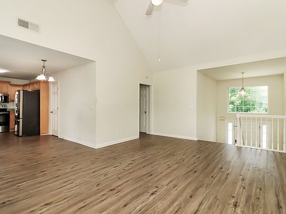 5th image of 212 Browning Cir