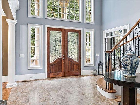 4th image of 221 Allmond Ln