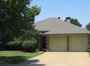 1908 Mill Pond Dr, Grapevine, TX 76051
