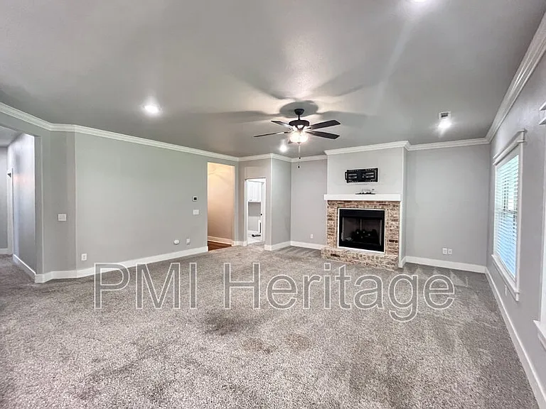24 Bonhill Ln — Photo 4