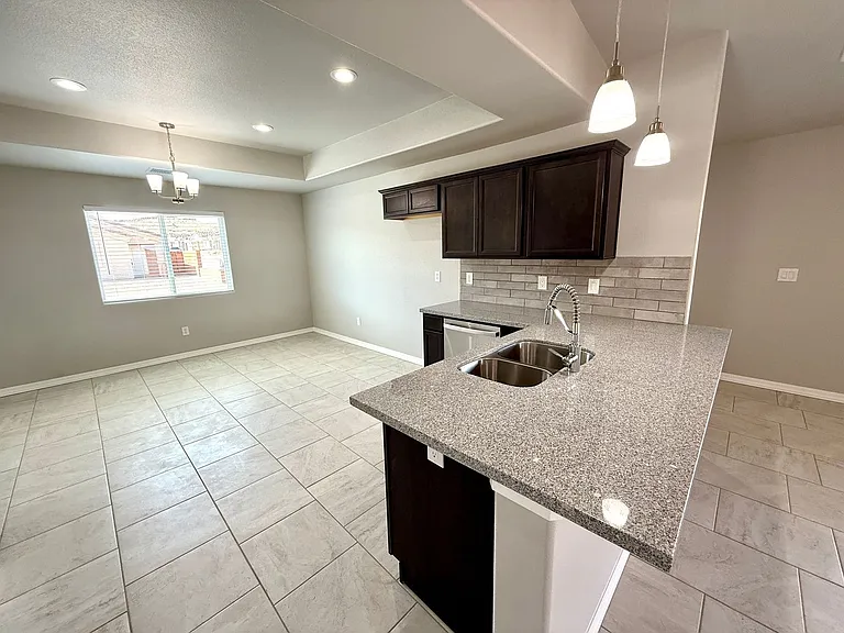 732 Vista Grande Dr — Photo 9