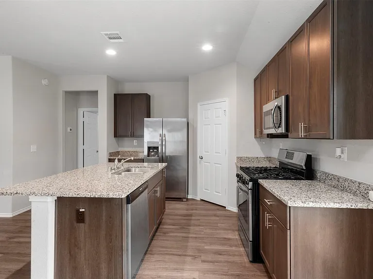 10061 Spring Creek Rd — Photo 8