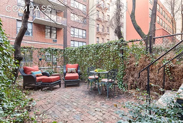 Sold by Compass | media 7