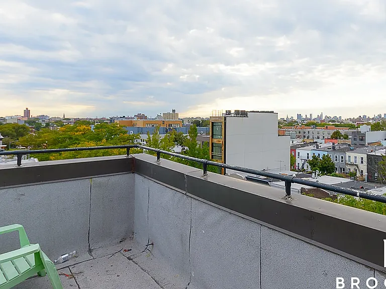 190 Schaefer St #4B — Photo 17