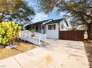 3807 20th St SW, Lehigh Acres, FL 33976