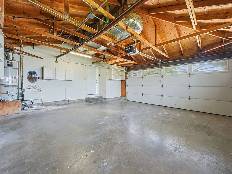 12191 Carthay Cir — Photo 16