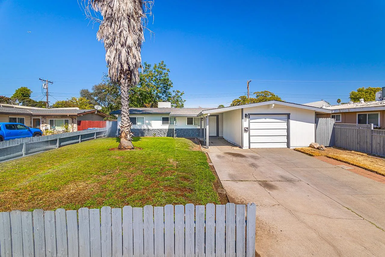 6540 Channing Dr photo 1