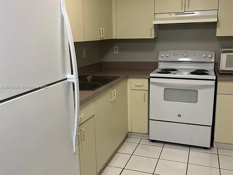 5625 W 20th Ave #306 — Photo 3