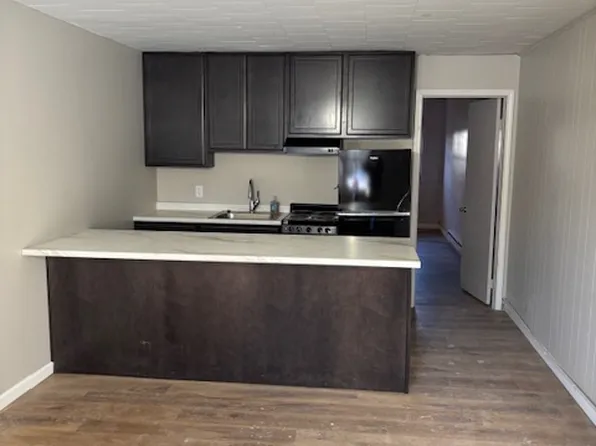 1807 Stonegate Dr #106, Champaign, IL 61821