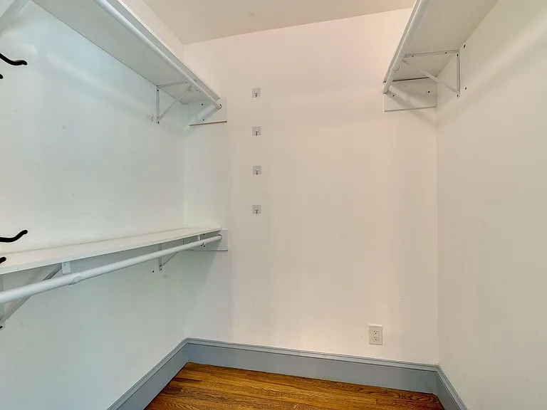 3921 Sheffield Dr — Photo 28