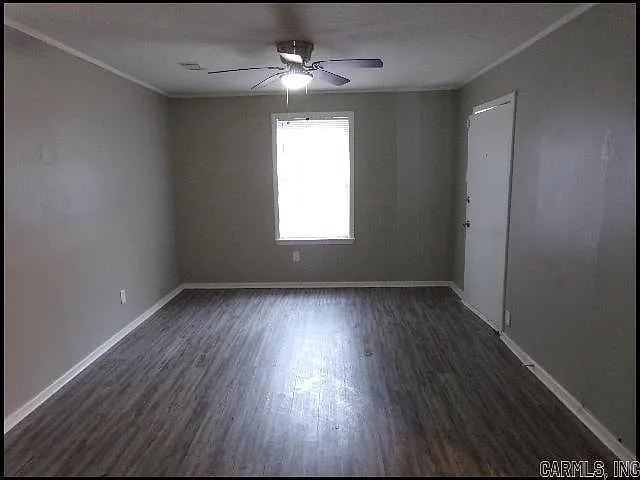 901 S Harrison St — Photo 3