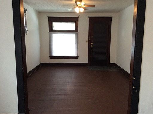 2nd image of 944 E Morris St