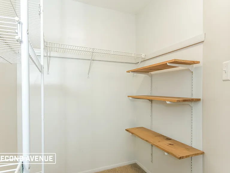 3140 Camberly Dr — Photo 6