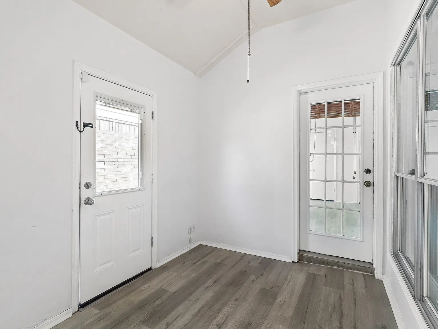 2 bed, 2.0 bath, 1416 sqft, $1,800 — Photo 4