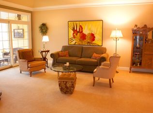 4233 Weatherstone Rd, Crystal Lake, IL 60014