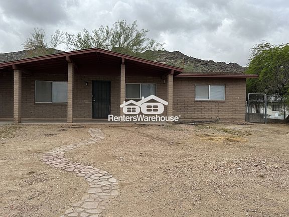 3rd image of 1427 E Paseo Way