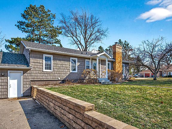 4th image of 217 Hanley Rd