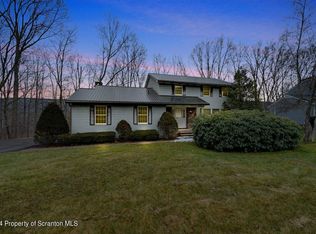 516 Old Colony Rd, Clarks Summit, PA 18411