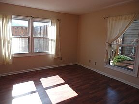 4th image of 517 Pilgrim Ct APT D