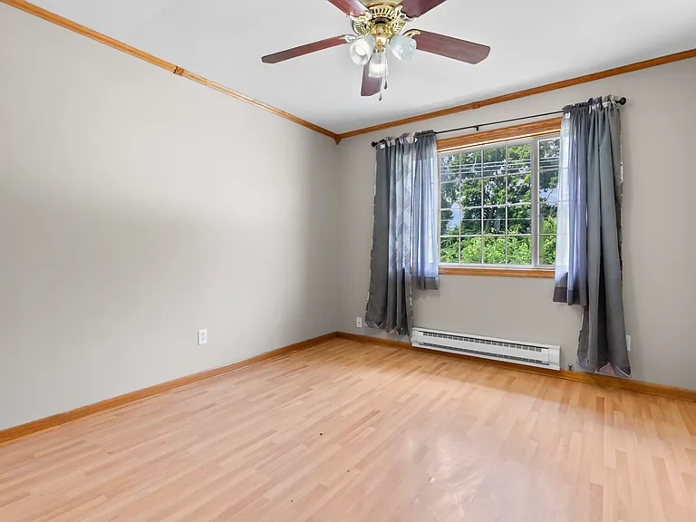 1072 N Highland Ave — Photo 8