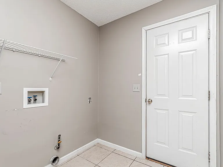 1528 Saint Marys Rd — Photo 11