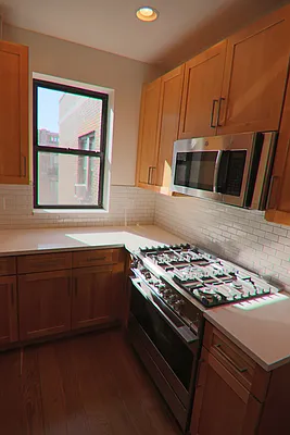 Rented by PMG Real Estate  | media 25