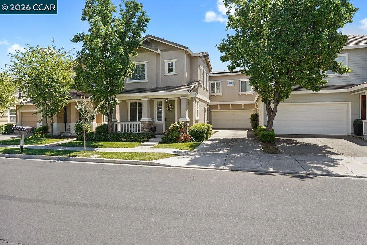 3 bed, 1884 sqft, $3,395 — Photo 1