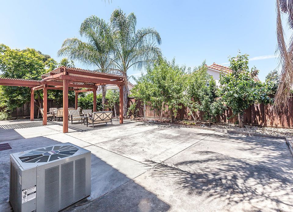 2nd image of 2519 Monte Lindo Ct
