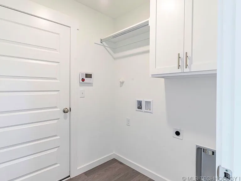 15116 E 38th Pl S — Photo 12