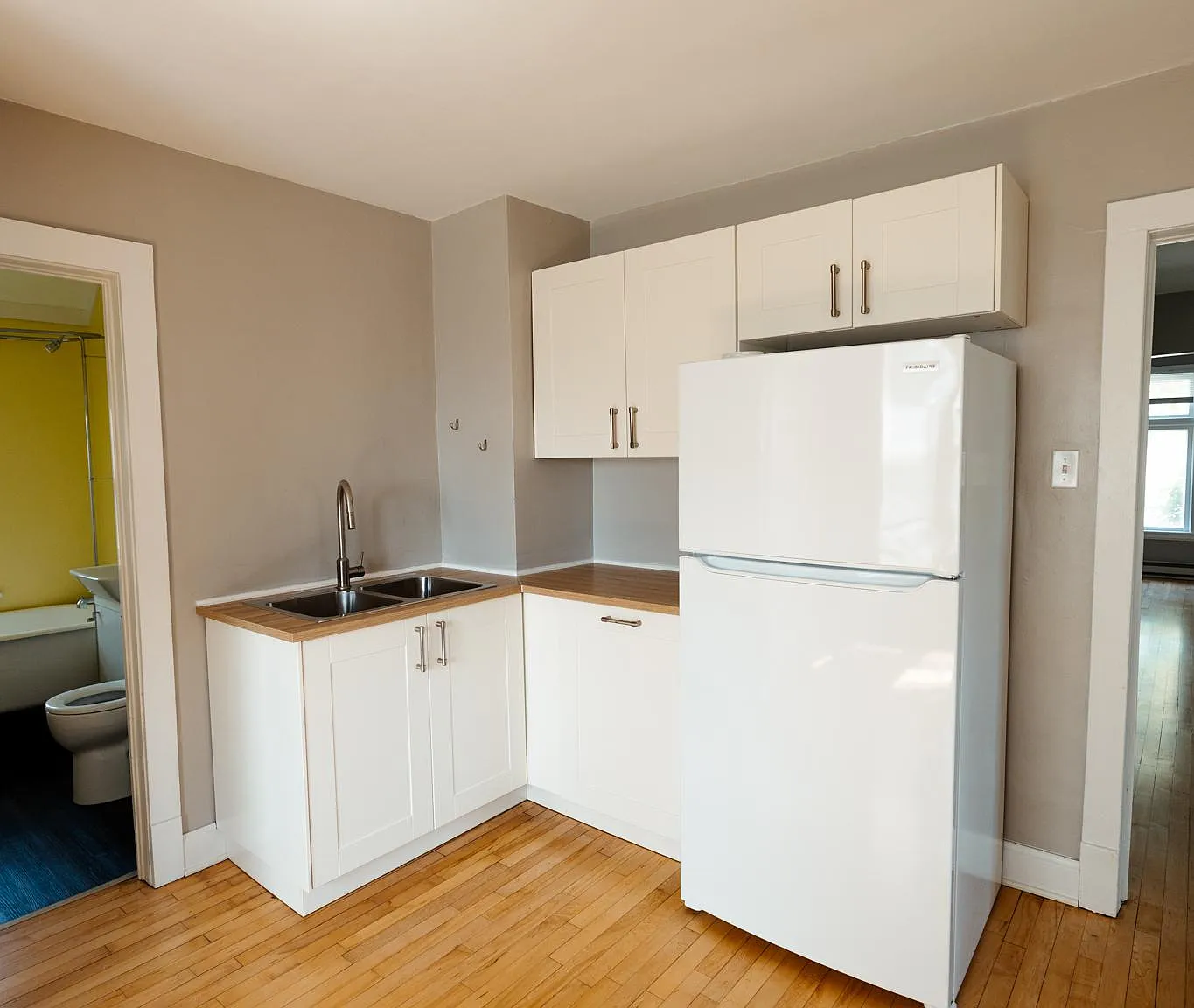 1 bed, 830 sqft, $1,545 — Photo 3