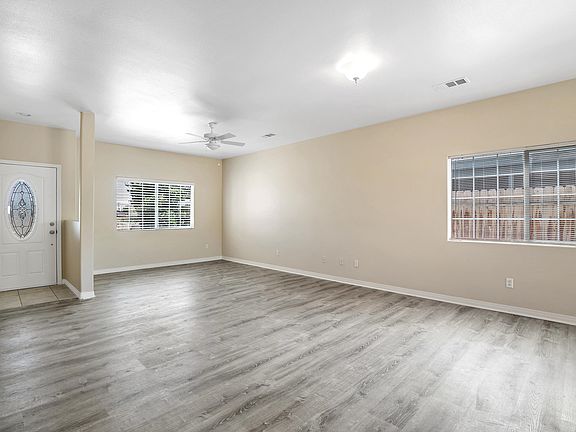 3rd image of 9131 Evelyn Ave