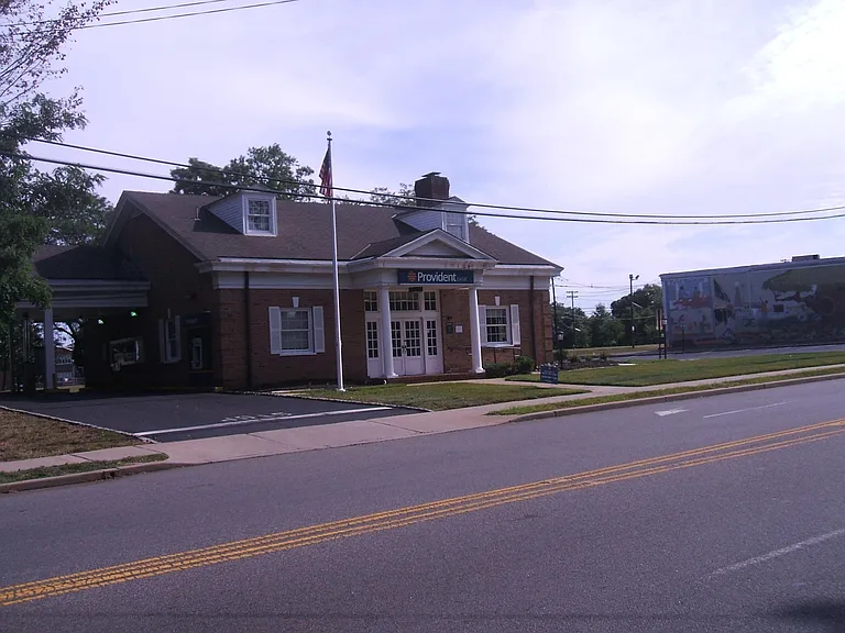 2111 Oak Tree Rd — Photo 6