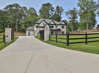 1615 Thomas Dr, Hoschton, GA 30548