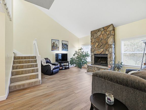 4th image of 8390 SW Mohawk St