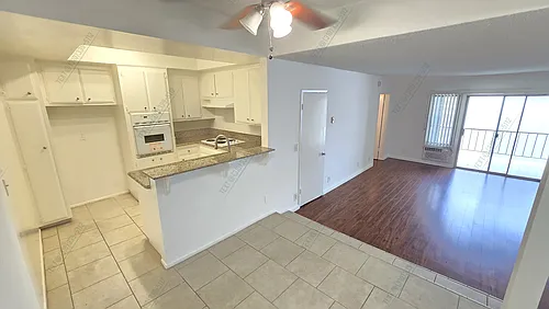 810 S Kingsley Dr #206 Photo 1